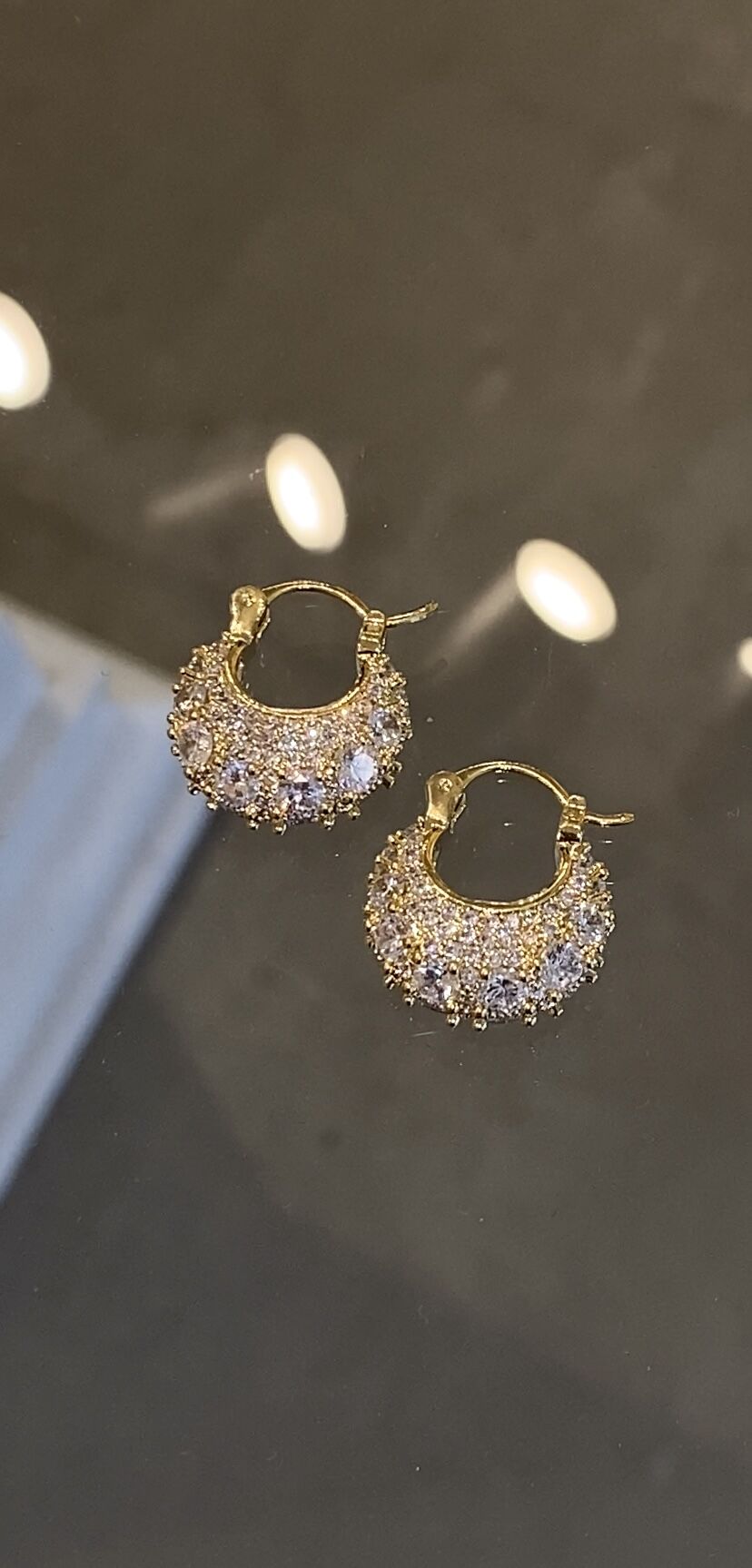Taşlı küpe gold renk