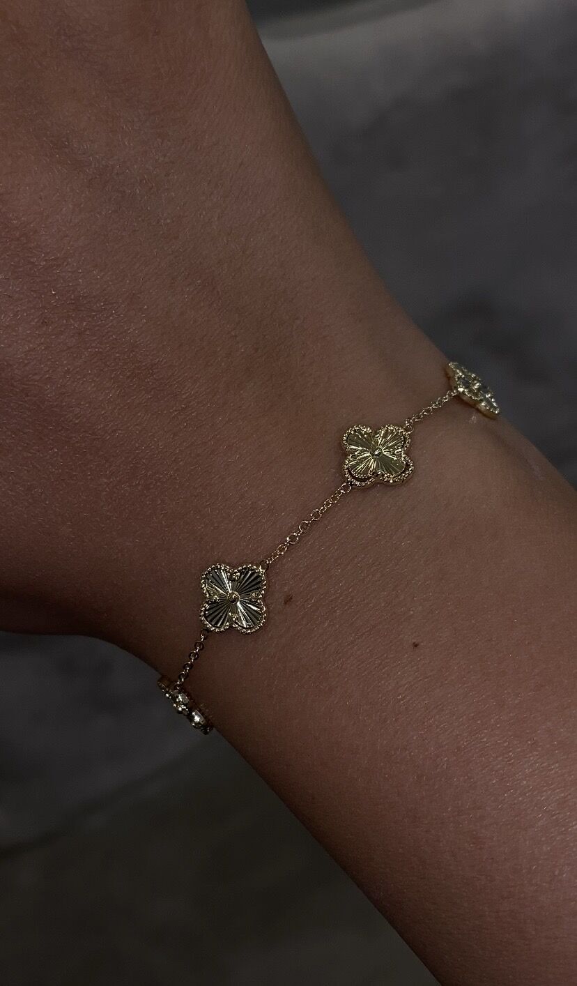 Yonca bileklik gold renk