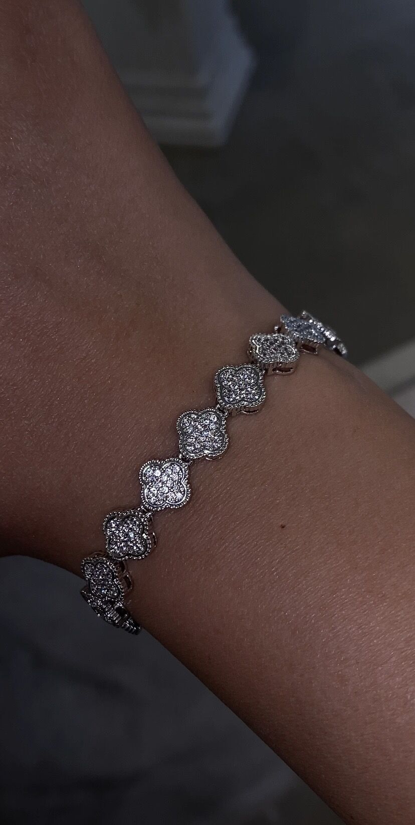 Taşlı yonca bileklik gümüş renk