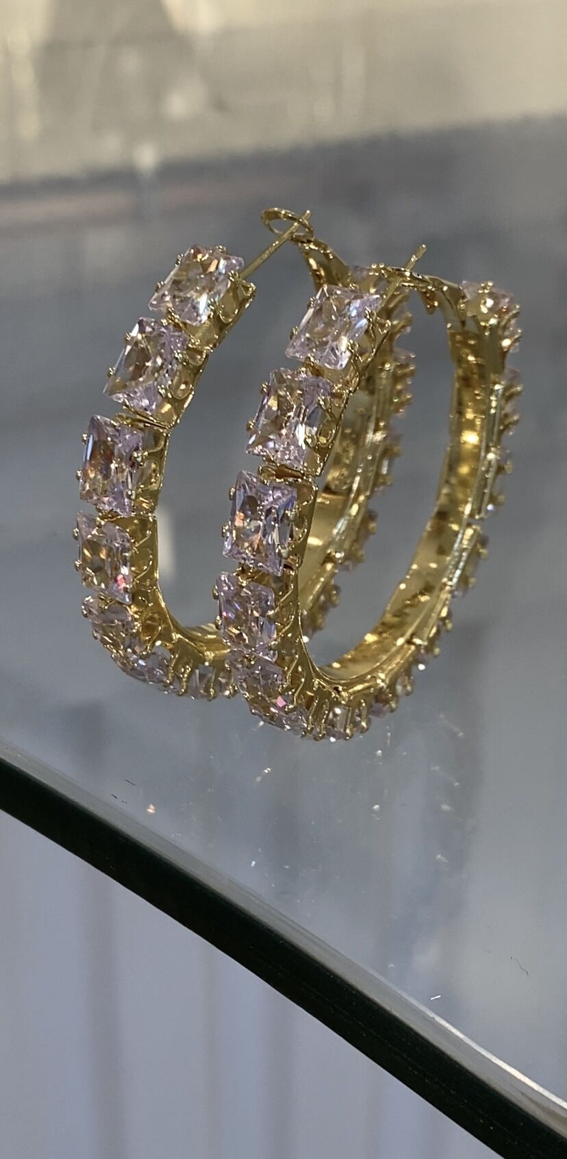 Taşlı halka küpe gold renk