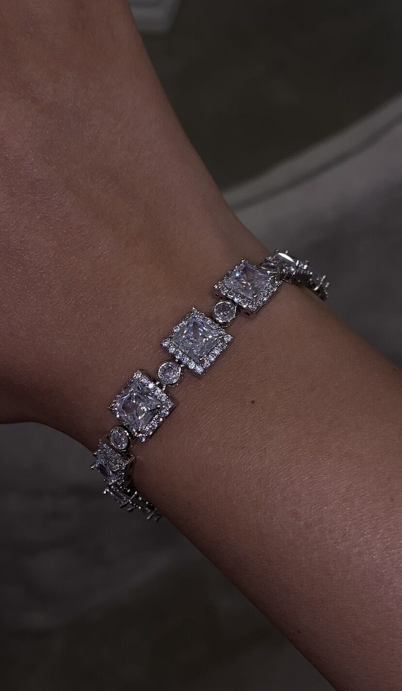 Kare baget taşlı bileklik