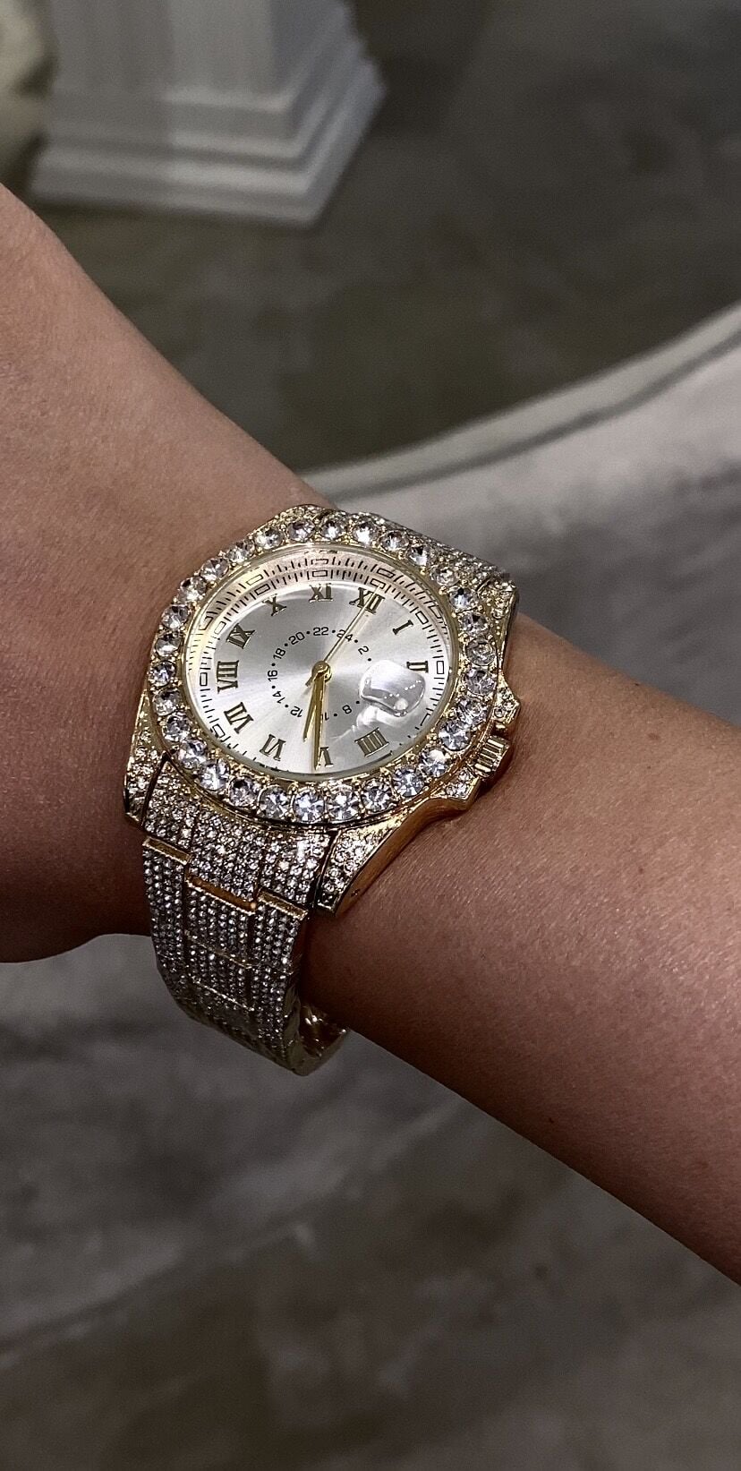 Taşlı saat gold renk