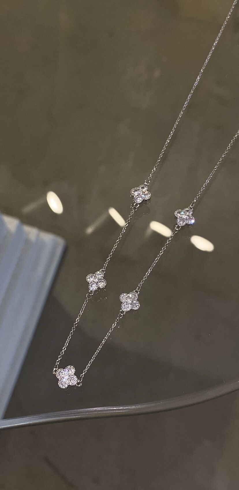 İthal taşlı yonca kolye